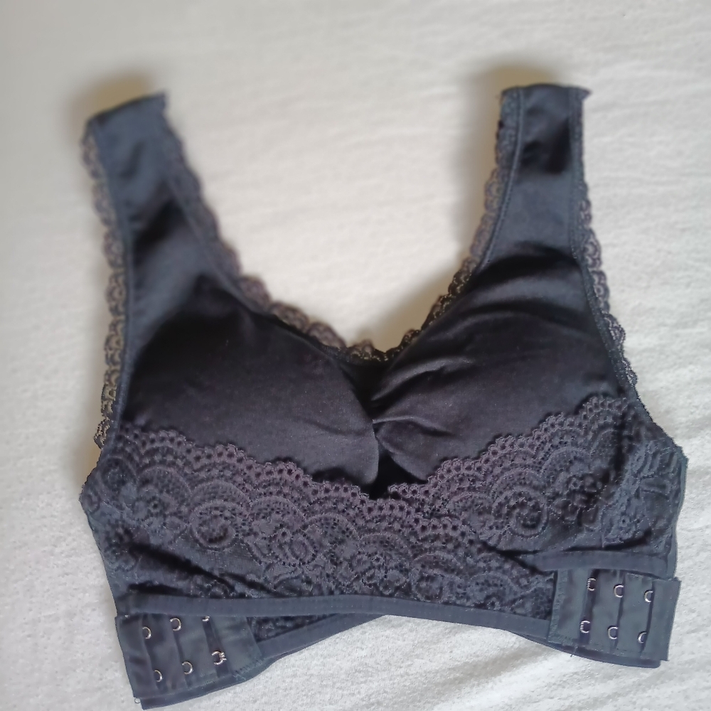 Black Whimsigoth Lace Trim Padded Bra Sz L (FITS XS/S...9inches PTP)